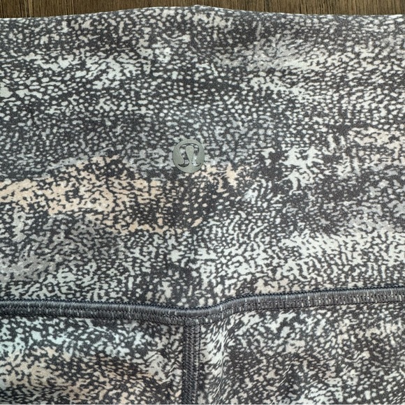 Lululemon Patterned Gray Leggings - Picture 12 of 13